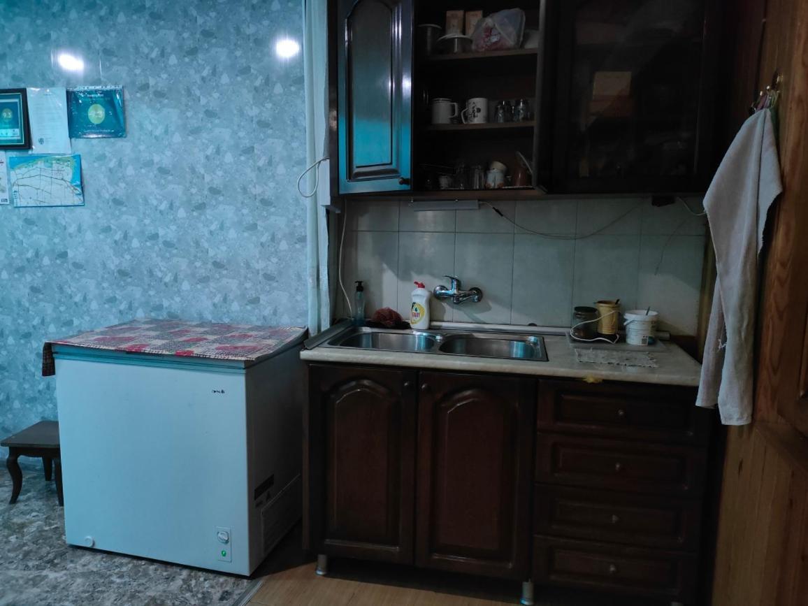 Guest House Nadejda Μπατούμι Εξωτερικό φωτογραφία