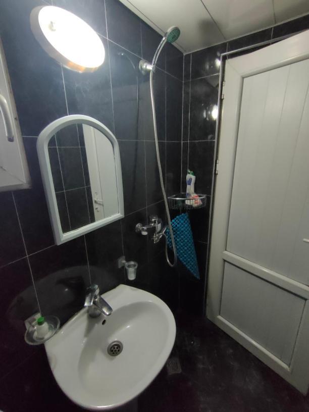 Guest House Nadejda Μπατούμι Εξωτερικό φωτογραφία