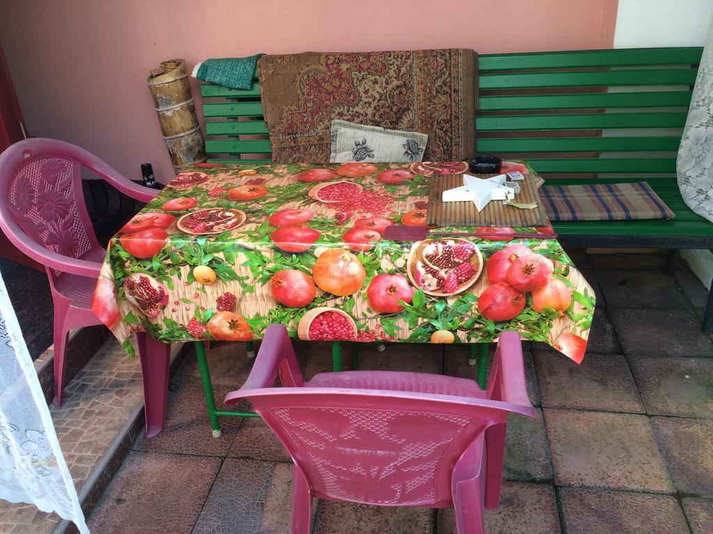 Guest House Nadejda Μπατούμι Εξωτερικό φωτογραφία