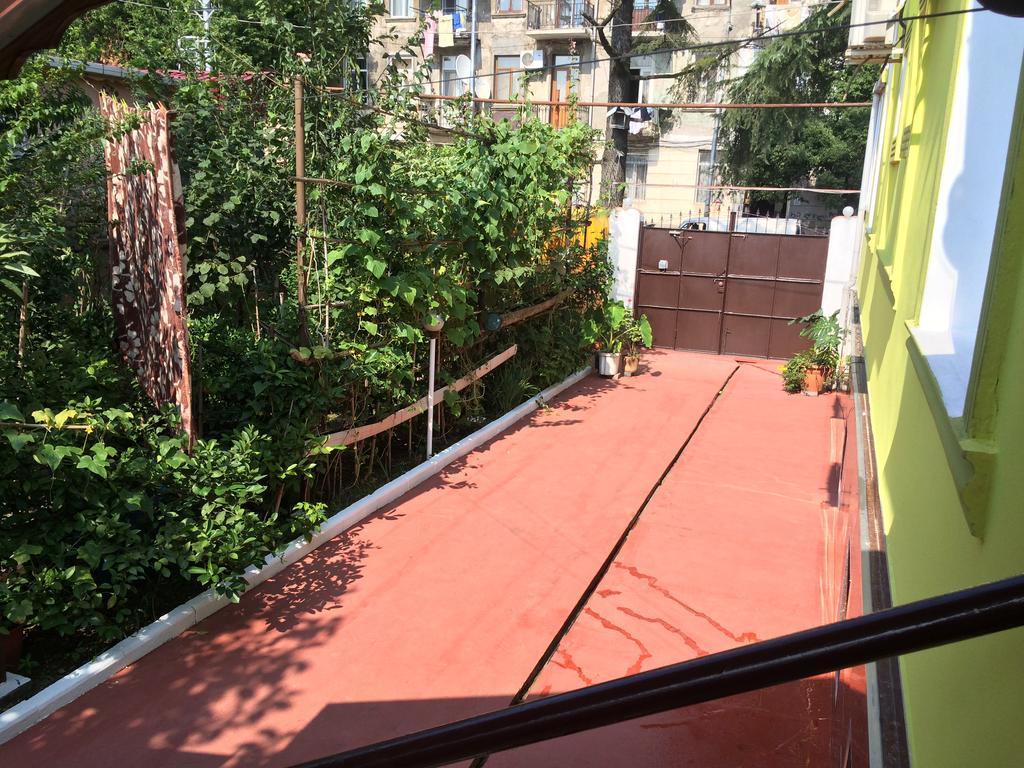 Guest House Nadejda Μπατούμι Εξωτερικό φωτογραφία