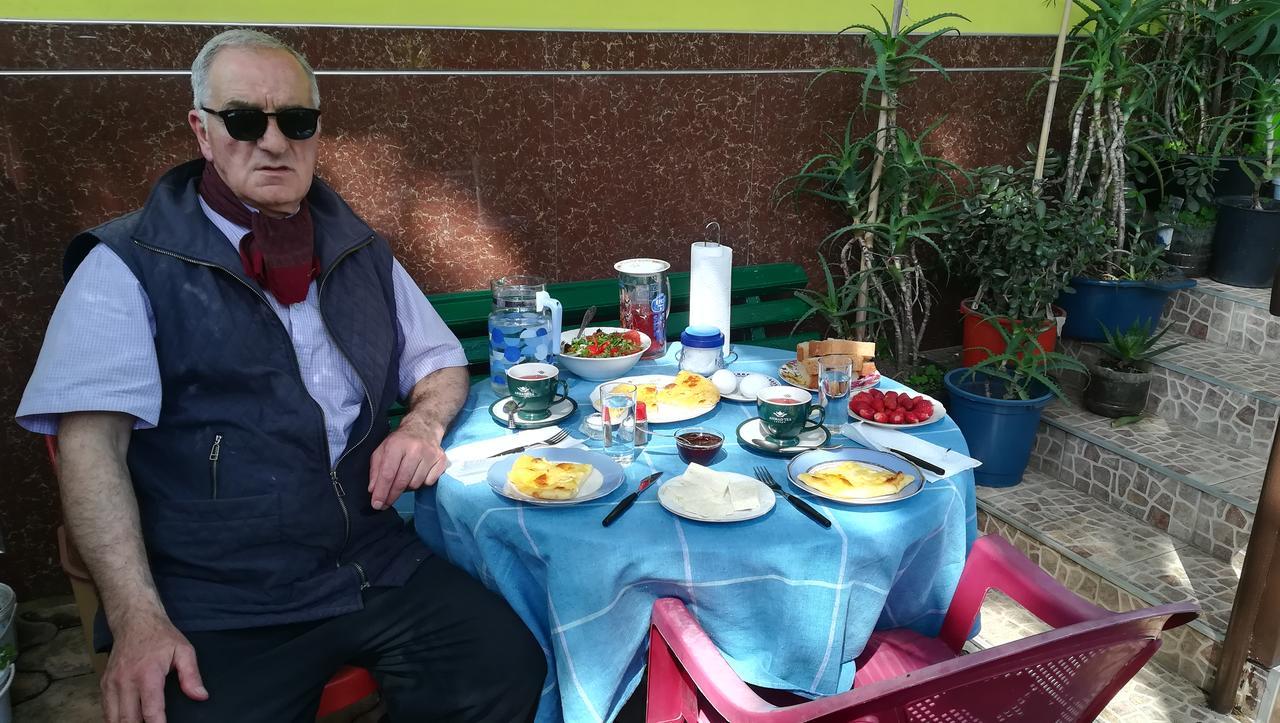 Guest House Nadejda Μπατούμι Εξωτερικό φωτογραφία