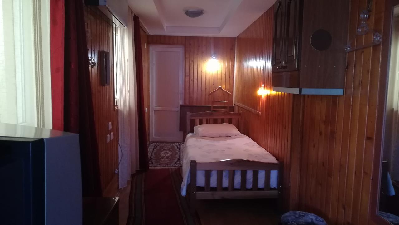 Guest House Nadejda Μπατούμι Εξωτερικό φωτογραφία